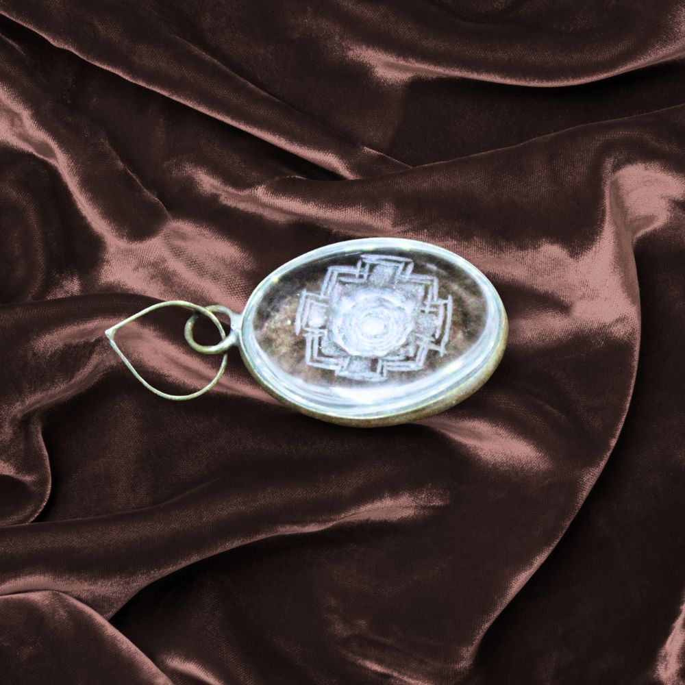 Shree Yantra Locket – Unlock Prosperity & Financial Success